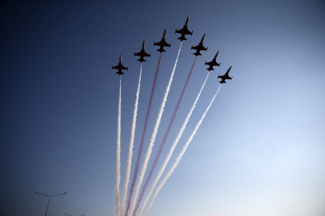 Türk Yıldızları yine nefes kesti