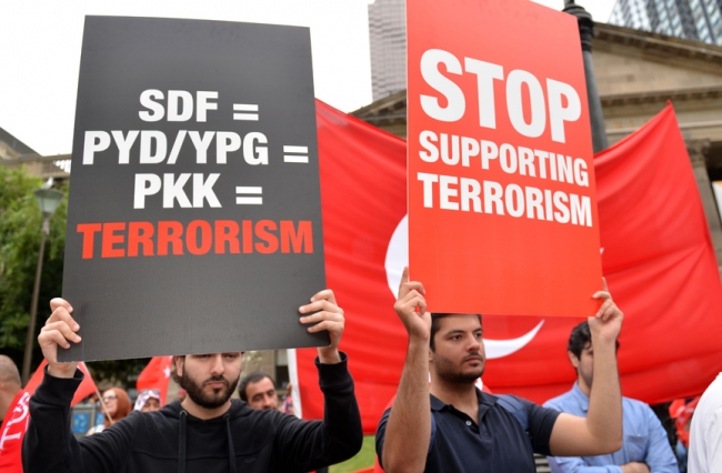 Avustralyalı Türkler, Melbourne’de Zeytin Dalı mitingi düzenledi