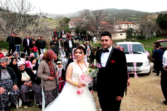 Yolcu otobüsü gelin arabası oldu