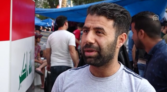 Irak'ta meydanları terk etmeyen göstericiler "sivil devlet" talebinde ısrarlı