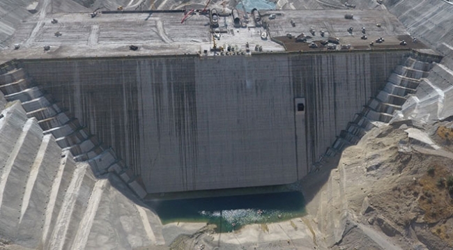 Avrupa'nın en büyük barajı için geri sayım sürüyor