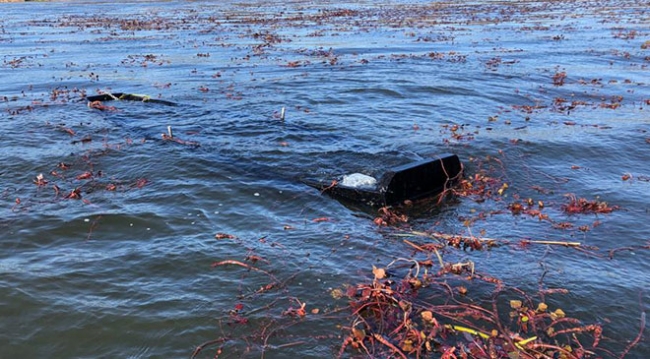 Sakarya'da gölde kayığın devrilmesi sonucu iki genç kayboldu