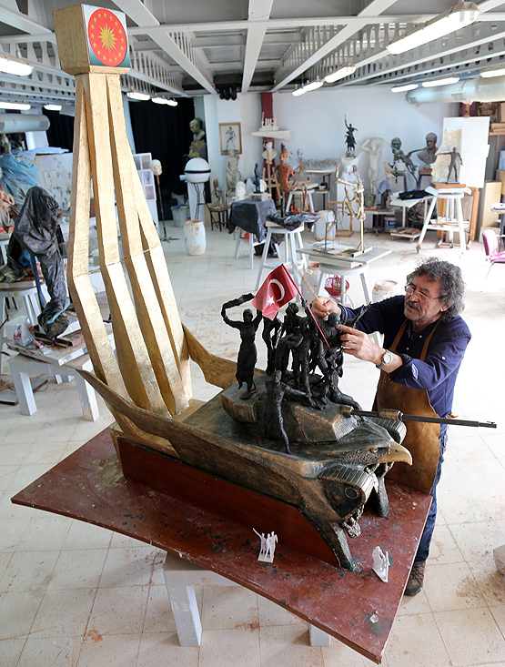 15 Temmuz direnişini heykelle anlattı