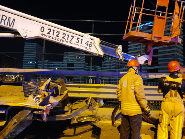 Takla atan araç işçilere çarptı: 2 ölü, 5 yaralı