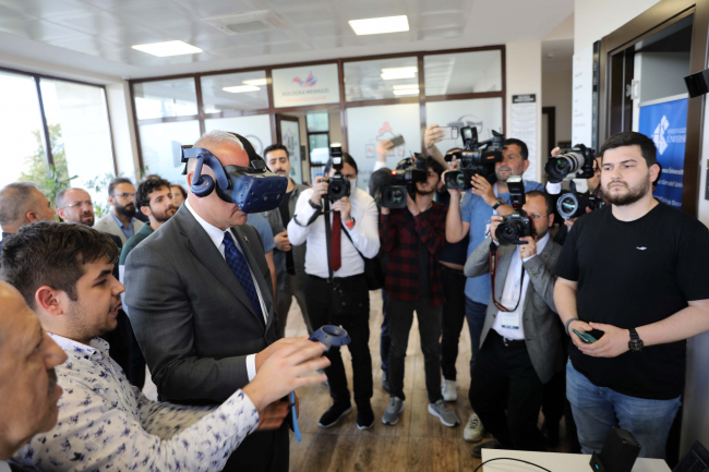 Bakan Ersoy: Ülkemiz dünyanın önemli sanat üretim merkezlerinden biri haline geldi