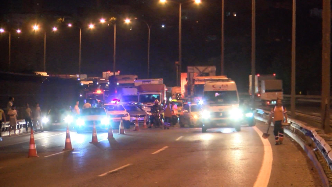 Oksijen tüpü yüklü kamyon alev aldı: TEM Otoyolu trafiğe kapatıldı