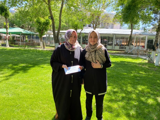 'Gönül köprüsü' ile binlerce çocuk bayramlaşıyor