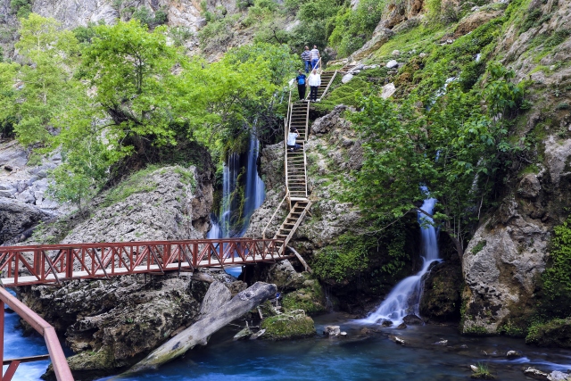 Çukurova'nın saklı cenneti: Küp Şelaleleri