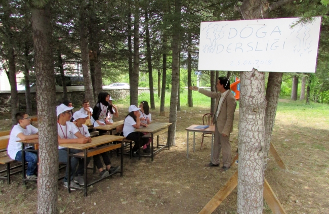 Afyon'da ilkokul öğrencilerinden "doğa sınıfı"