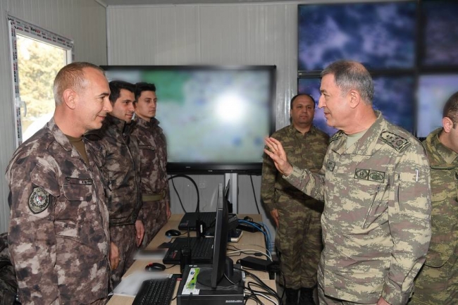 Genelkurmay Başkanı Akar: Atalarımızın yolunda yürüdüğünüzü tüm dünyaya gösterdiniz