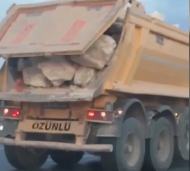 120 km hızla makas atan hafriyat kamyonu kamerada