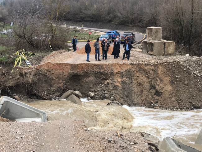 Karabük'te sağanak: Köprü çöktü