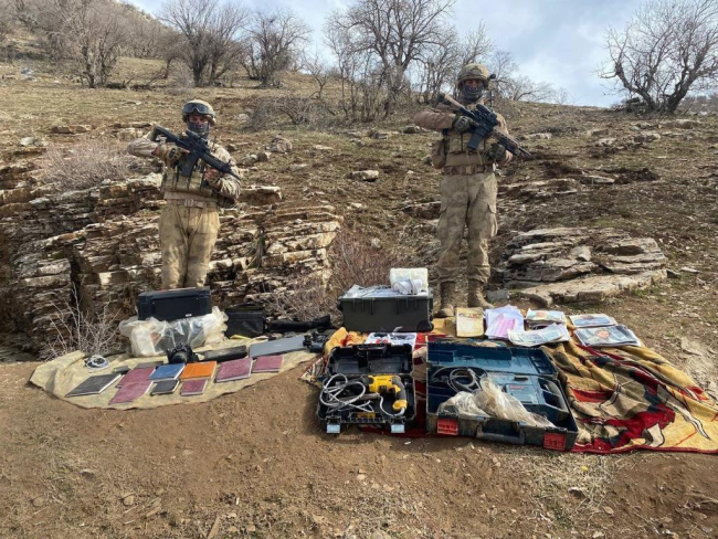 Eren Operasyonunda terör örgütünün kullandığı 3 katlı mağara imha edildi