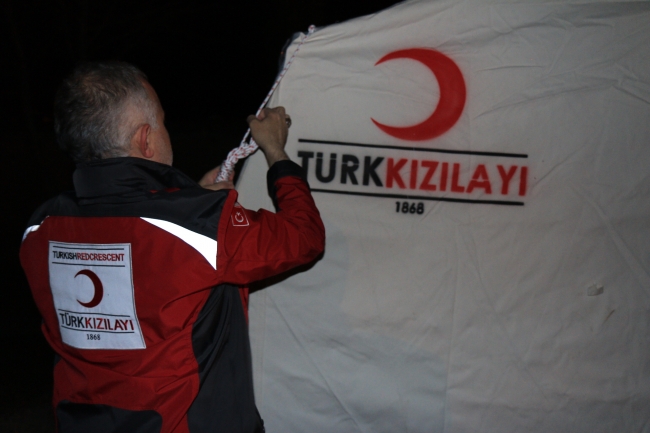 Depremzedelerin acil ihtiyaçlarını Kızılay karşıladı