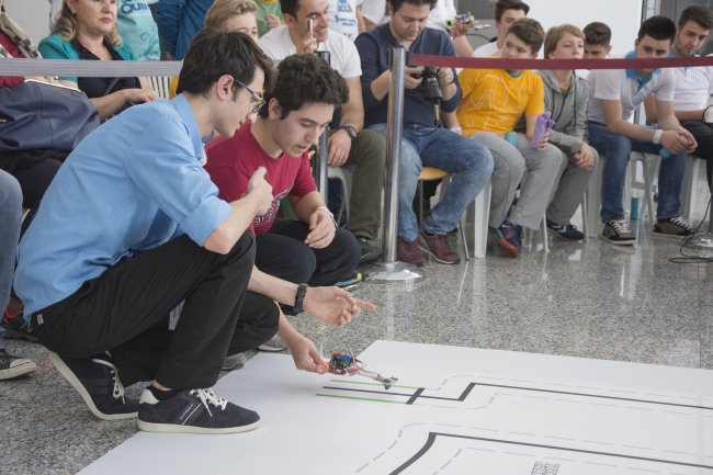 İTÜ'de robotlar yarışıyor