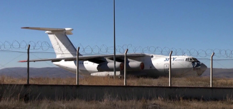 Erzurum'daki Gürcistan uçağı 12 yıl sonra havalimanından çıkarıldı