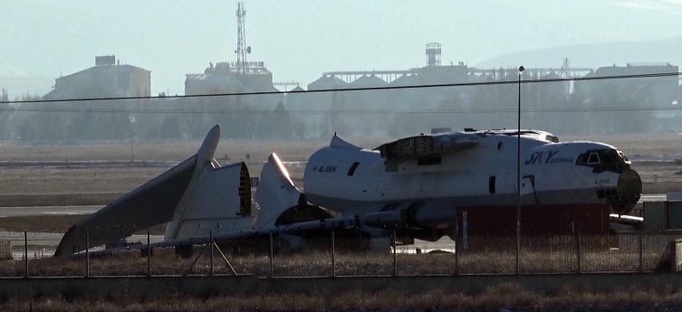 Erzurum'daki Gürcistan uçağı 12 yıl sonra havalimanından çıkarıldı