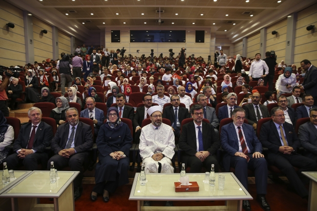 Diyanet İşleri Başkanı Erbaş: Çocukların İslam'ı öğrenmesi büyüklerin sorumluluğu