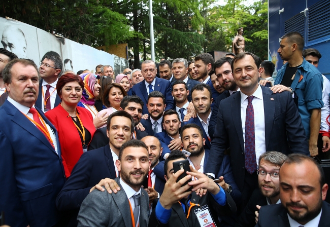 Cumhurbaşkanı Erdoğan: Türkiye'yi şaha kaldıracağımızın ahdini milletimize verdik