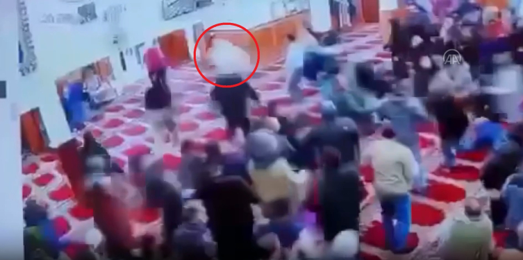 ABD'de imam namaz kıldırırken bıçaklandı