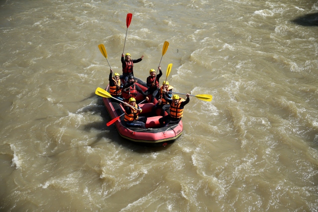 Düzce'de rafting keyfi