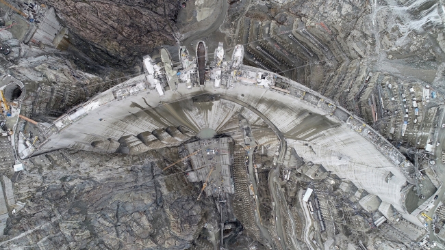 Türkiye'nin en yüksek barajında 275 metreye ulaşıldı