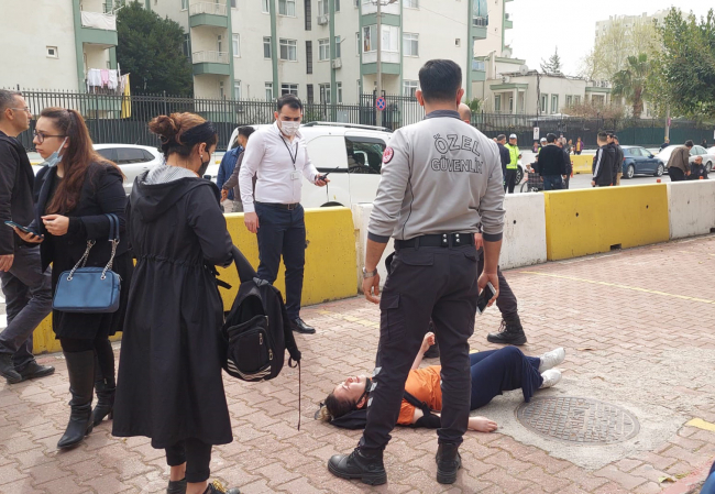 Adliye çıkışı eski eşi ve ailesine kurşun yağdırdı