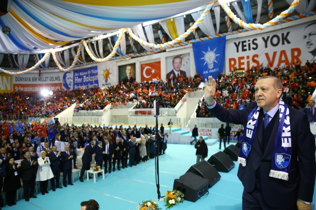 Cumhurbaşkanı Erdoğan: İdlib'de gözlem noktalarımızı tahkim edip Münbiç'e yöneleceğiz