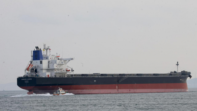 Ukrayna'da vurulan gemi Yalova açıklarına demirletildi