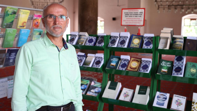 İmamın turistlerle kurduğu diyalog sosyal medyada beğeni topladı