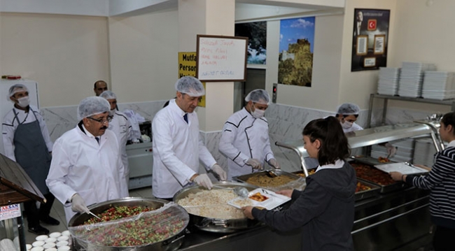 Van'da 53 bin öğrenciye her gün sıcak yemek veriliyor
