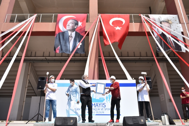 19 Mayıs'ta gençlerden rekor