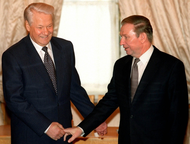 Eski Rus lider Boris Yeltsin ve eski Ukrayna Devlet Başkanı Leonid Kuçma. Fotoğraf: Reuters