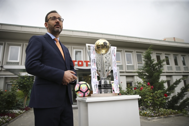 Yeni sistemin ilk kabinesinde kim kimdir?