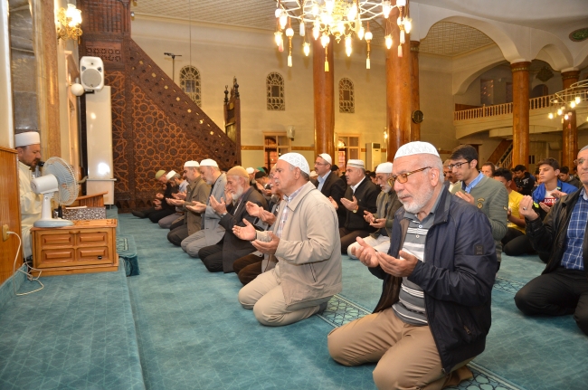 Cuma namazında Mehmetçik için dua edildi