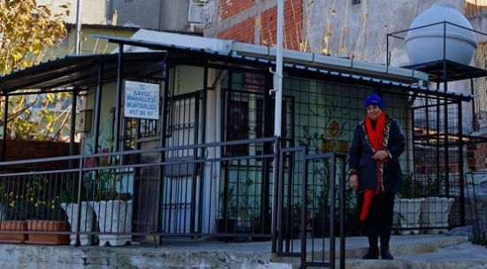 Kadın muhtar mahalleliye 'milli seferberliği' anlatıyor