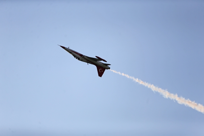 Türk Yıldızları yine nefes kesti