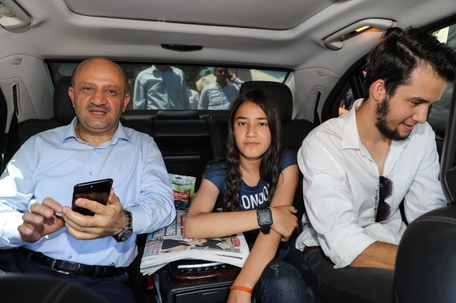 Bakan Işık, öğrencinin çay davetini kırmadı