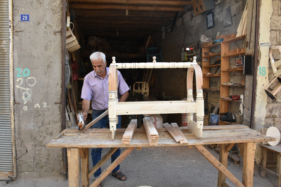 'Ahşap beşikler' Sait ustanın elinde teknolojiye direniyor