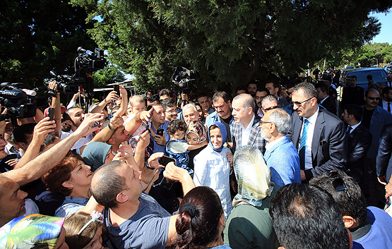Cumhurbaşkanı Erdoğan Tarabya'da vatandaşlarla bayramlaştı