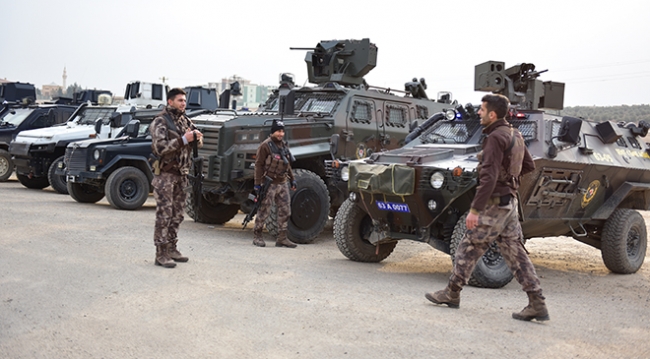 Suriye sınırında 'güven konvoyu'