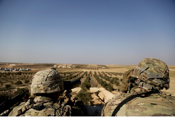 ABD'li komutandan Münbiç'e ziyaret: PYD/PKK'ya desteğe devam edeceğiz