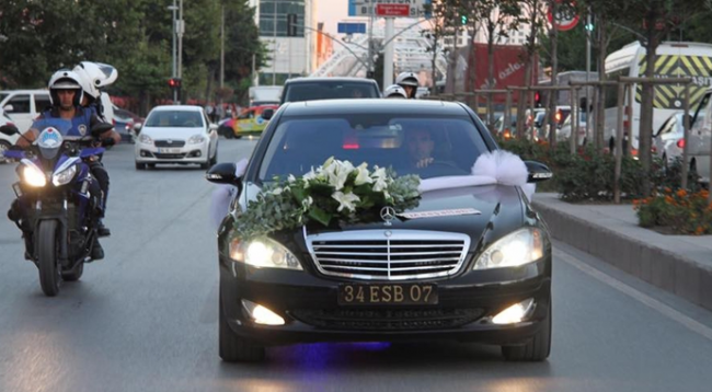 Ömer Halisdemir’in yeğenine makam arabası jesti