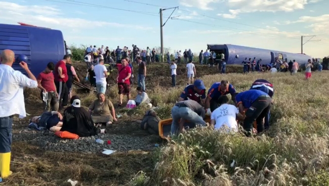 Çorlu'da tren kazasında 24 kişi hayatını kaybetti