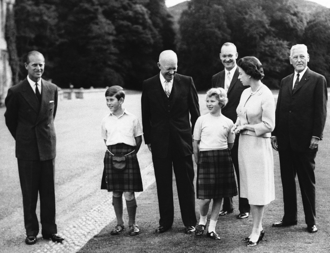 Kraliçe 2. Elizabeth 12 ABD Başkanı gördü, 11'iyle tanıştı