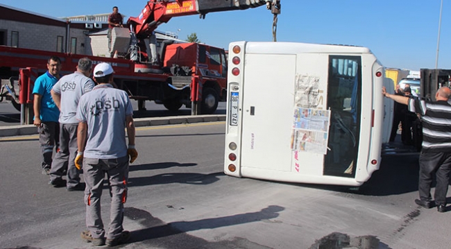 Kayseri'de işçi servisi ile kamyonet çarpıştı: 22 yaralı