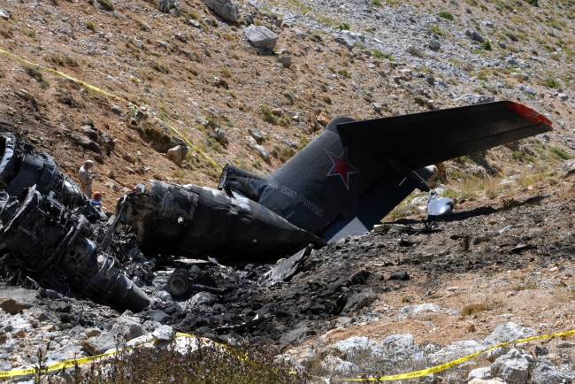 Kahramanmaraş'ta düşen yangın uçağının enkazı gömüldü