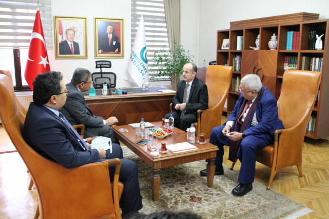 Yunus Emre Enstitüsü Başkanı Ateş, Malezya Dışişleri Bakanı ile görüştü