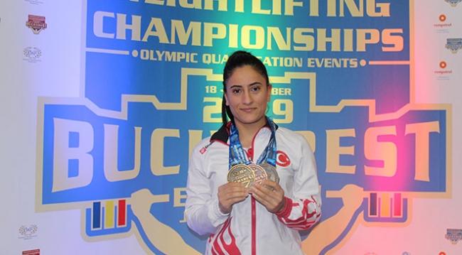 Altın madalyayı Mehmetçiğe armağan etti