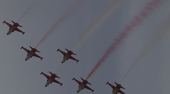 Türk Yıldızları Eskişehir semalarında prova yaptı